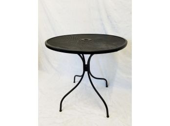 Round Steel Mesh Outdoor Dining Table