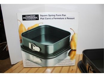 New Chicago Metallic Professional Non Stick Square Spring Form Pan