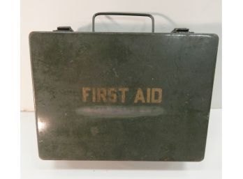 US Army First Aid Kit (using An Ammo Box)