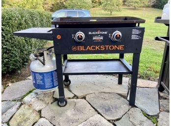 Blackstone Adventure Ready 17' Tabletop Outdoor Griddle With Stand