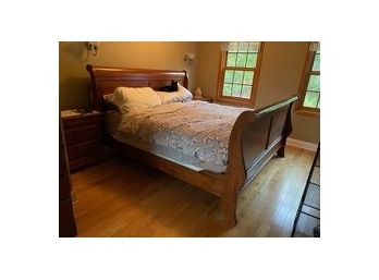 Dark Stained King Sleigh Bed & Bedside Cabinets (2)