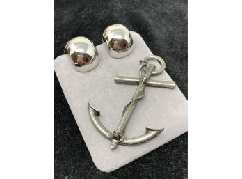 A Vintage Anchor Pin - So Charming And Clip On Silver Tone Earrings - Napier