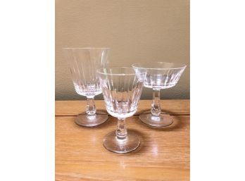 Very Pretty Crystal Stemware - 12 Wine