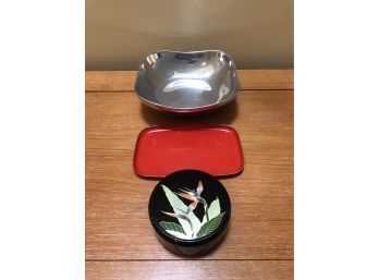 Wilton Armatale Oven To Table Bowl And Lacquerware Tray And Box