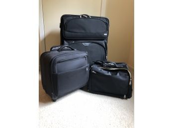 3 Black Suitcases With Wheels, Dakota And Victrionix