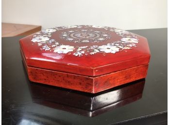 Spectacular  Vintage Japanese Lacquer Bento Box - Exquisitely Inlaid With Abalone - Fantastic Vintage Piece