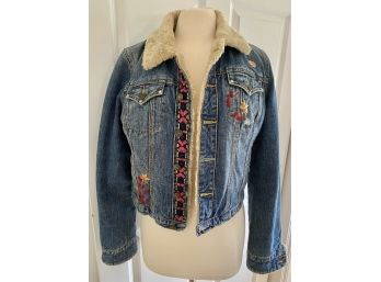 Women's FREE PEOPLE Embroidered Weathered Look Fleece Lined Denim Jean Jacket SHORT Size M