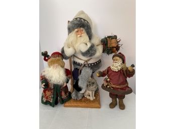 3 Santa Figurines Unbranded