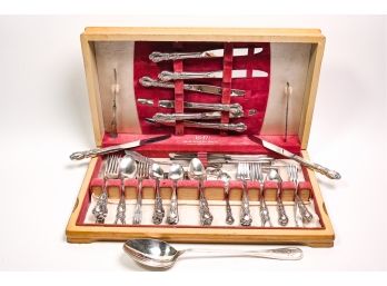 Set Of Rogers Bros. 1847 Silver Plate Flatware In Presentation Case