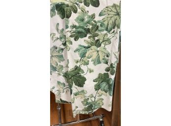 Green Leaf Tablecloth 90' Diameter  1 Of 2