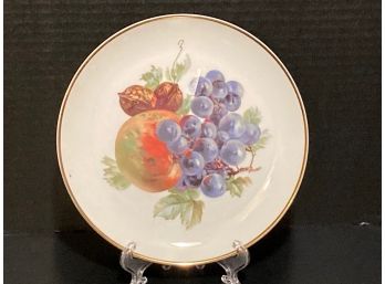 Vintage Hutschenreuther/Selb Bavaria Fruit Plate (7 Inches In Diameter)