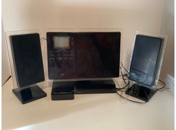 Audiovox Radio, CD Player, And Charger