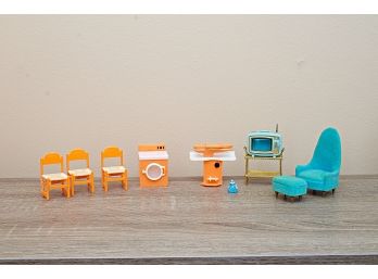 Nine Pieces Of 1950's Style Doll House Furniture