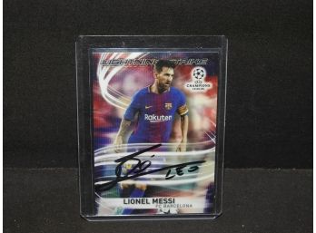 Signed Lionel Messi  Topps Lightning Strike Soccer Card