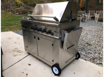 GE Monogram 48' Outdoor Cooking Center With 3 Grill Burners, 2 Cooktop Burners,