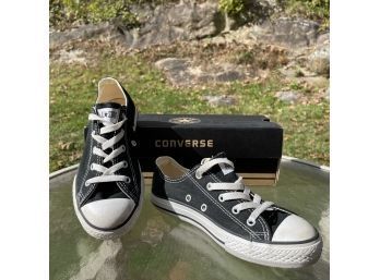 Black Converse Sneakers - Youth Sz 2