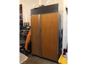 A Sub Zero 632 - Perfect For A Garage Or Extra Fridge