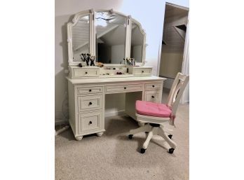 A White Wood Vanity/desk And Chair