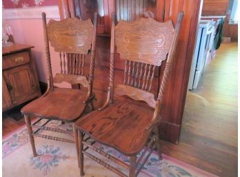 Set Of 2 Pressed Oak Dining Room Chairs