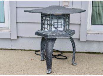 Hanover Outdoor Free Standing Japanese Lantern Light
