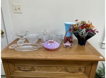 LARGE LOT OF GLASSWARE, INCLUDES ORREFORS