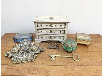 DECORATIVE LOT INCLUDES BRASS INKWELL, JEWELRY BOXES