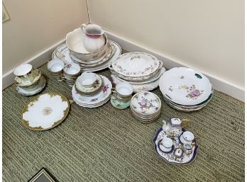 LARGE LOT OF PORCELAINS