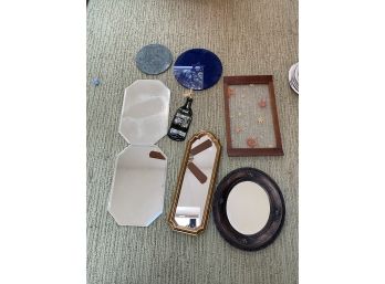 LOT OF MIRRORS AND DECORATIVE ITEMS