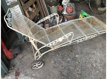 Vintage Metal Chase Lounge Outdoor Chair