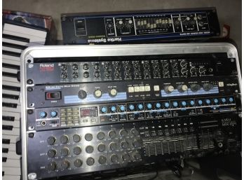 Roland Line Mixer , Kawai Mx-8r, RDS , SKB Road Case , Keyboard , Hartke 3500 Mosfet