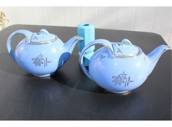 2 Vintage 6 Cup Tea Pot Hall USA  Circa 1940s  & Art Deco Vase