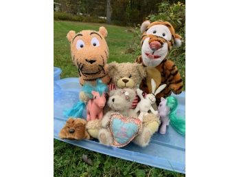 Lot Of Stuffed Animals - Two Tigers, Two Teddies, Two Ponies, A Bunny And A Dog