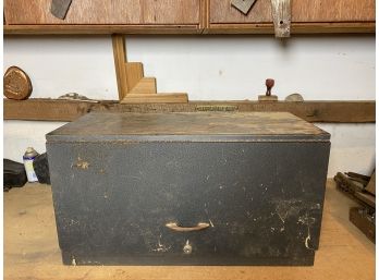 Metal - Covered Front Travel Tool Box