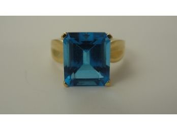 Emerald Cut Blue Topaz Set In 14K Gold Ring Size 8 3/4