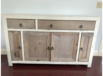 Stunning Farmhouse Style Storage Chest