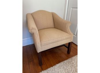 Light Colored Mid Rise Back Chair With Arms