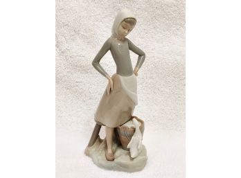 LLadro Figurine