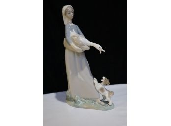 Lladro Girl With Goose & Dog #4866 Glazed Finish Issued 1970 Retired 1992