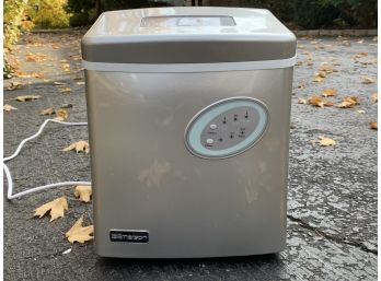 Emerson Ice Maker