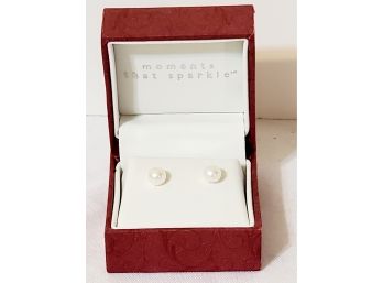 Pretty Pair Of Ladies Freshwater Pearl Stud Earrings With 14K Gold Posts