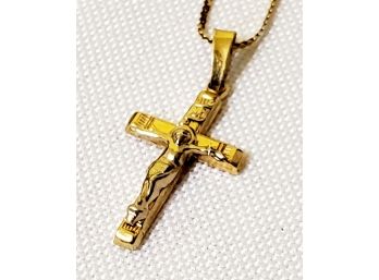 Lovely 14K Yellow Gold Crucifix Pendant & Gold 18' Chain