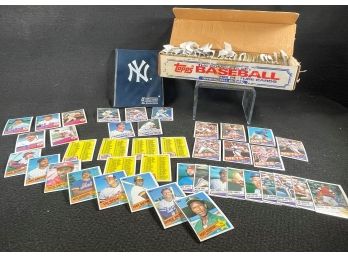 Unresearched-1985 Topps Official Edition, Baseball Card Collection-Yankees Manager Yogi Berra And Other Stars