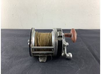 Vintage Pflueger Capitol Fishing Reel - No 1985