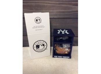 Yankees Mini Locker Set