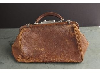 Late 19th C Leather Doctors Bag With Clasp