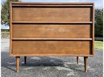 A Mid Century Modern Chest Of Drawers