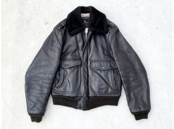 A VIntage Men's Leather Bomber Jacket