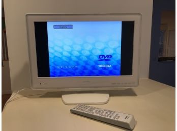 DVD LCD TV Toshiba With Remote Model 19LV611U All In One 18in Screen 18.75x14