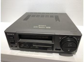 Sony Hi8 Hi-Fi Stereo EV-C100 Video Cassette Recorder