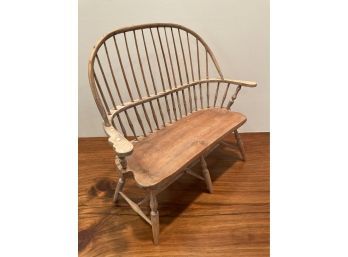 Miniature Wooden Bench 17 Inches Wide With Turned Legs